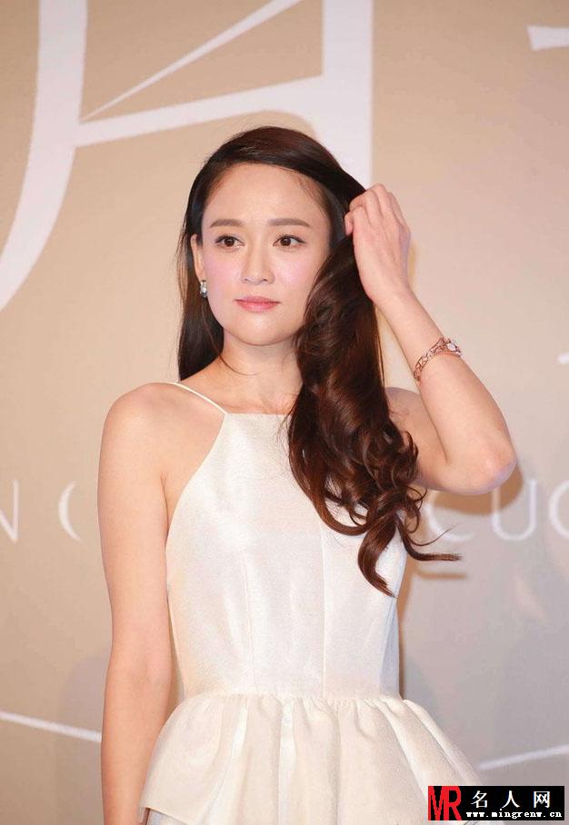 《十五的月亮》发布会 陈乔恩秀美背 戏里装聋作哑抢男人不手软(1)