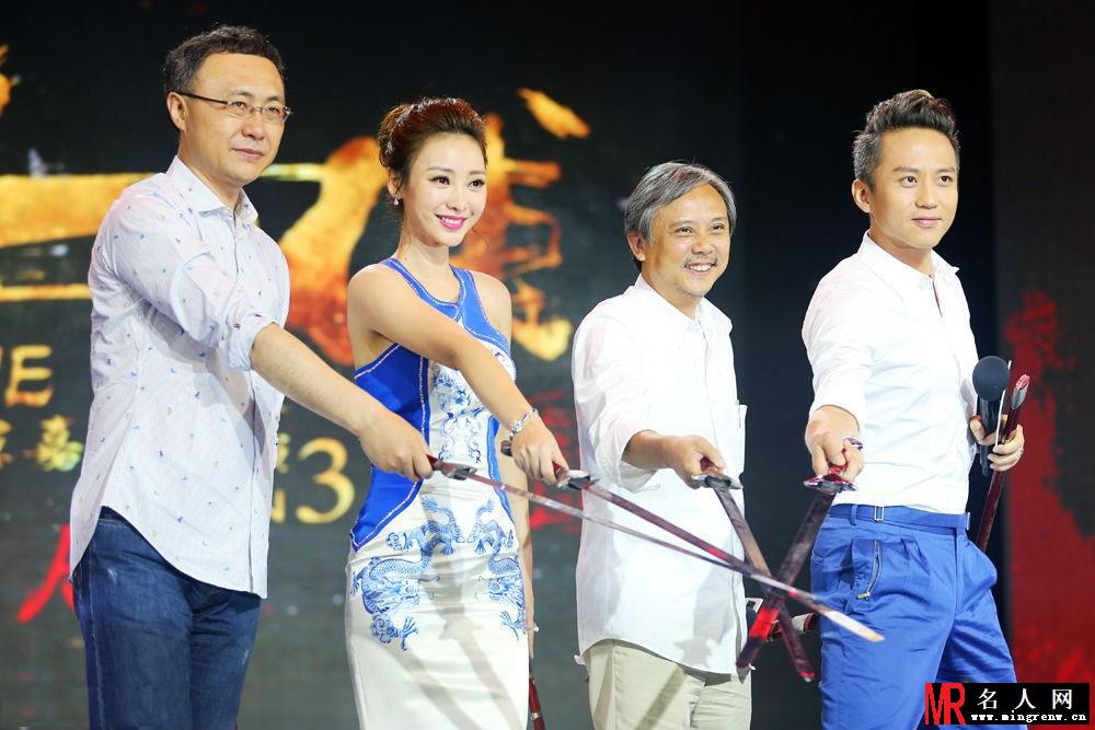 《四大名捕大结局》发布会邓超柳岩亮剑(1)