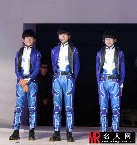 TFBOYS《China Joy》活动现场 蓝色套装阳光帅气(1)