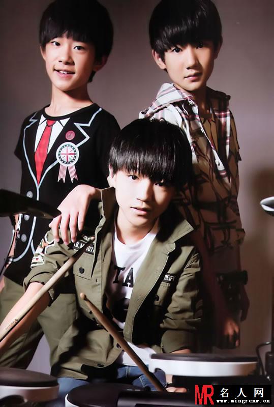 TFBOYS架子鼓旁帅气写真(1)