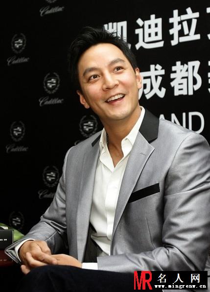 吴彦祖成都亮相 助阵凯迪拉克开业庆典 成大牌帅气新代言(1)