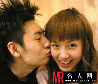 曾做人流交了七任男友的张子萱豪放旧照流出(1)