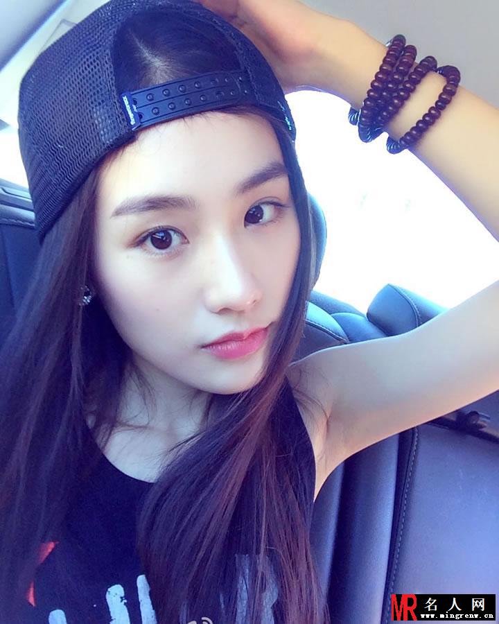 杨子新欢王婉中美艳生活照 黄圣依翻版成热议(1)