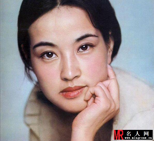 刘晓庆年轻美照曝光 清纯可人显娇俏(1)