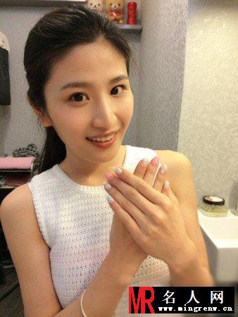 林芊妤自曝生活照 笑容甜美气质迷人(1)