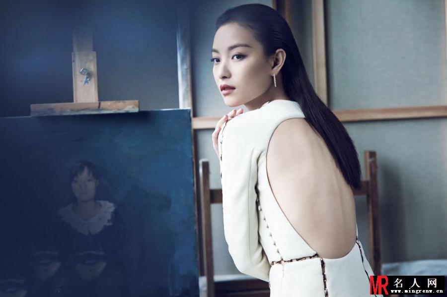 倪妮时尚写真曝光 精致妆容变身女王天后(1)