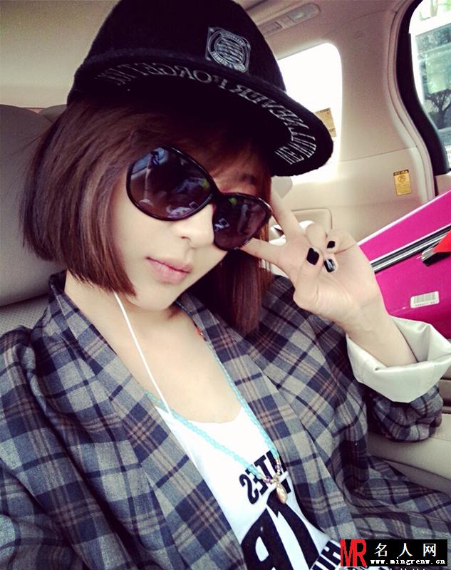 花儿与少年糊涂妹李菲儿海量私照曝光(1)