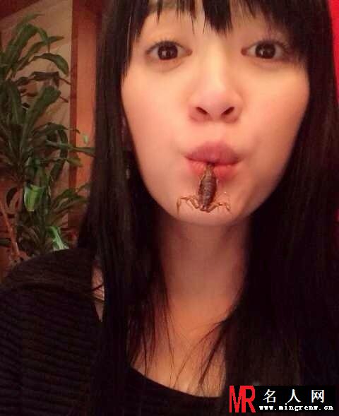 陈乔恩晒靓照肌肤细嫩 挺D奶可爱卖萌(1)