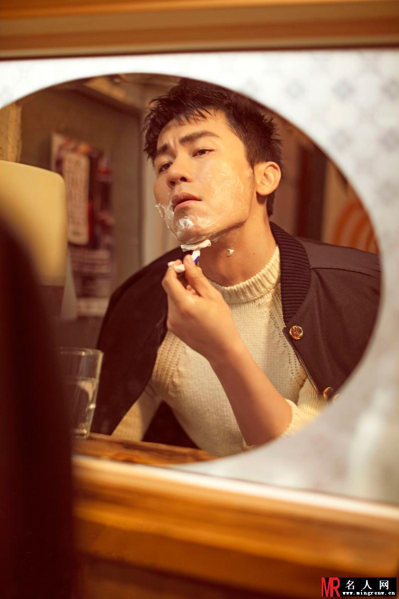 李晨时尚大片曝光 彰显男人魅力(1)