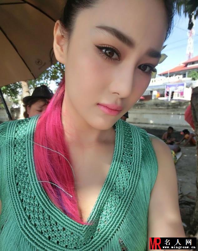张馨予与小伙伴快乐玩耍私密照 开心愉悦(1)