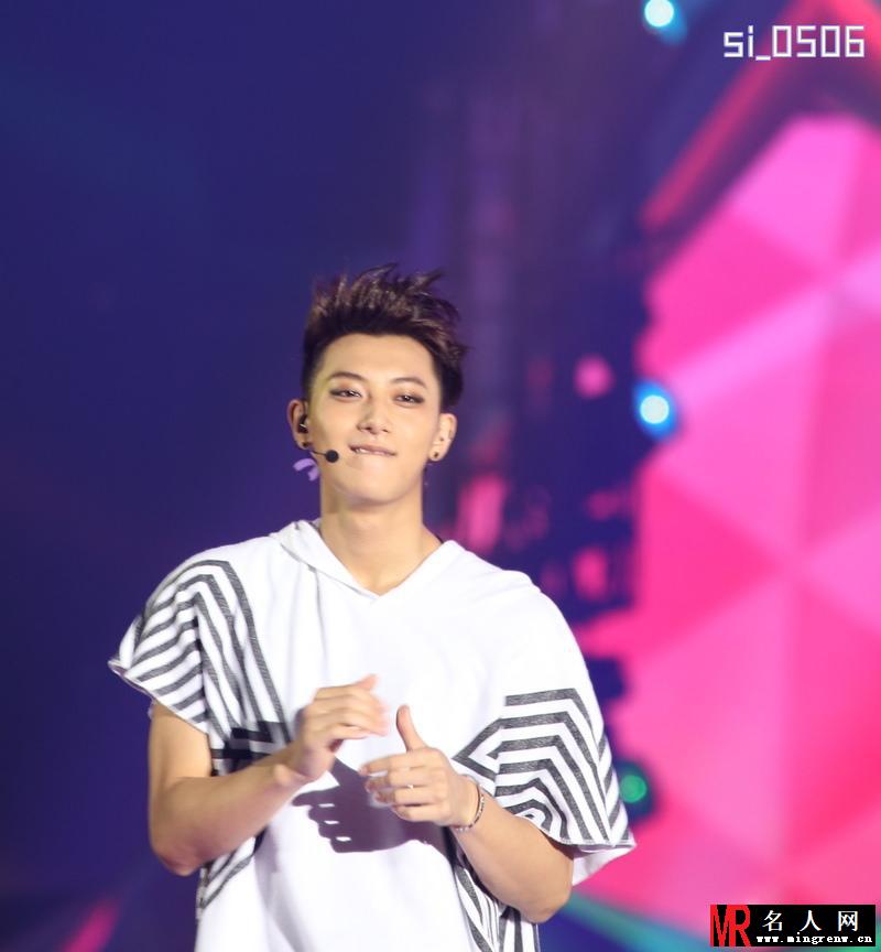 2014年11月EXO东京CON演唱会黄子韬图片 精彩表演粉丝尖叫(1)