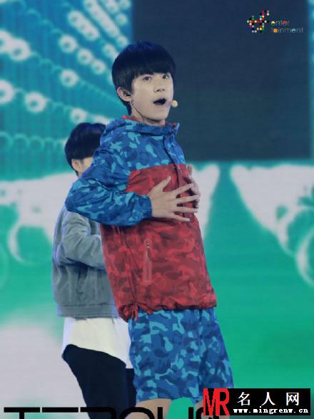 TFBOYS和她们妈妈的甜蜜合影(1)