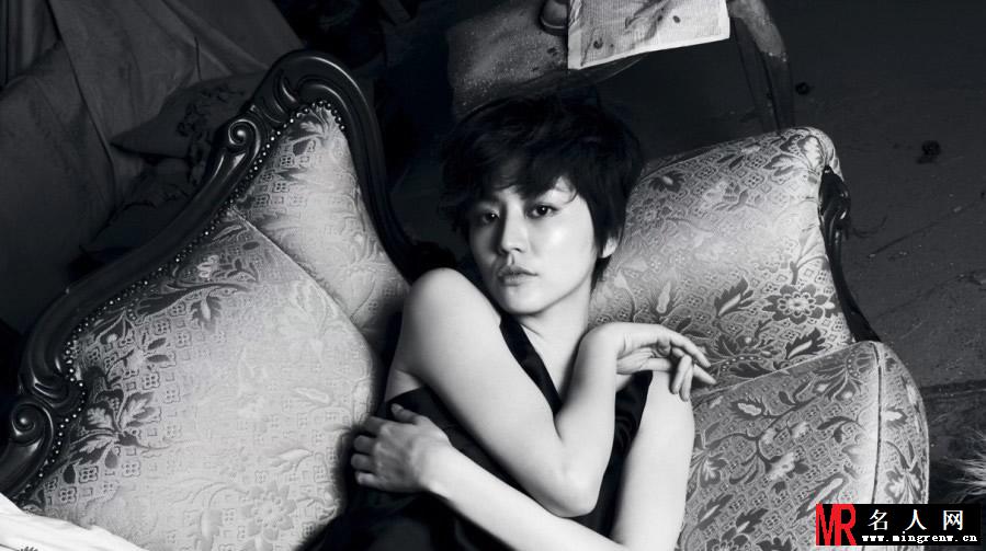 长泽雅美选秀冠军出身 性感撩人演绎黑白写着(1)