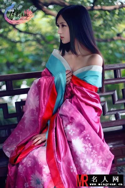 翻版杨幂陈丹婷代言网游性感诱惑写真(1)