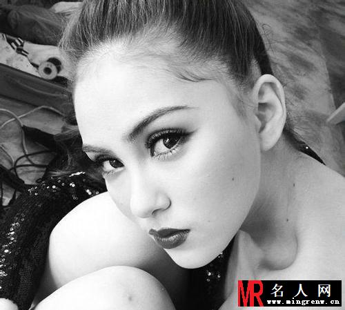 周杰伦新娘昆凌写真美图 18岁嫩模性感诱惑(1)