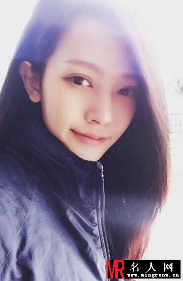 越南最美女大学生 美艳生活自拍照网络走红(1)