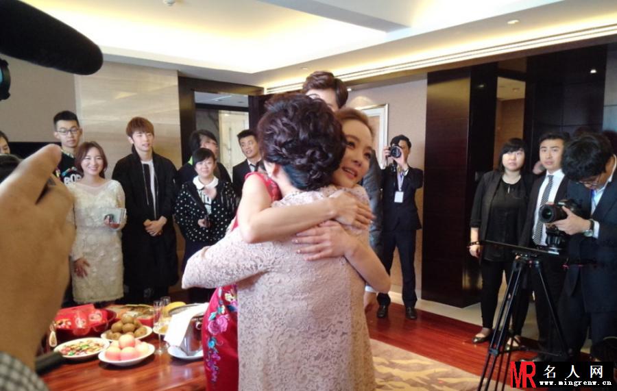 高梓淇蔡琳结婚现场曝光 新娘感动落泪(1)