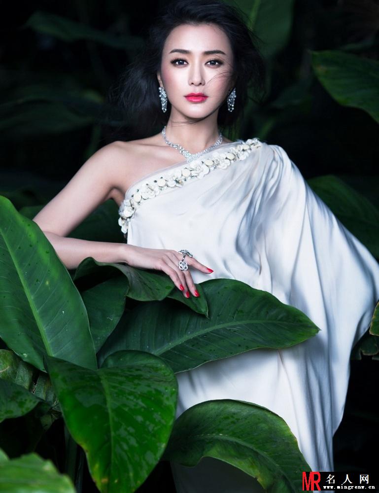 盘点3月众女星争奇斗艳抢封面 李敏镐以一敌十(1)