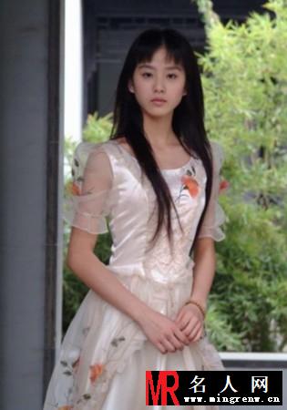 杨幂唐嫣 图揭女神那些惨不忍睹的过去(1)