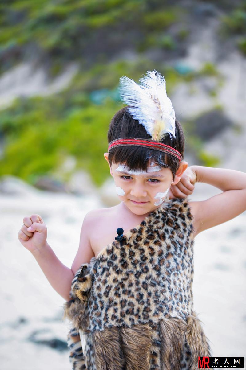 爸爸3曝诺一原始人写真 秒变帅气小野人(1)
