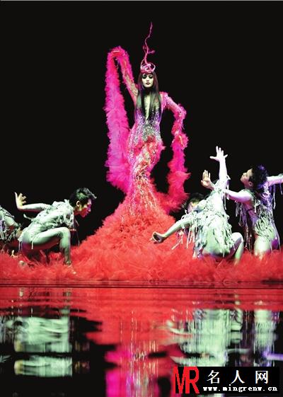 范冰冰妩媚舞台妆 演绎幻影妖艳(1)