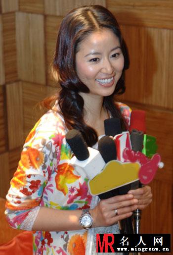 林心如代言dior腕表　俏丽中演绎奢华(1)