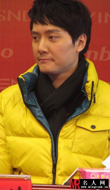 2012年德州雪中飞活动 冯绍峰粉丝热情火爆(1)