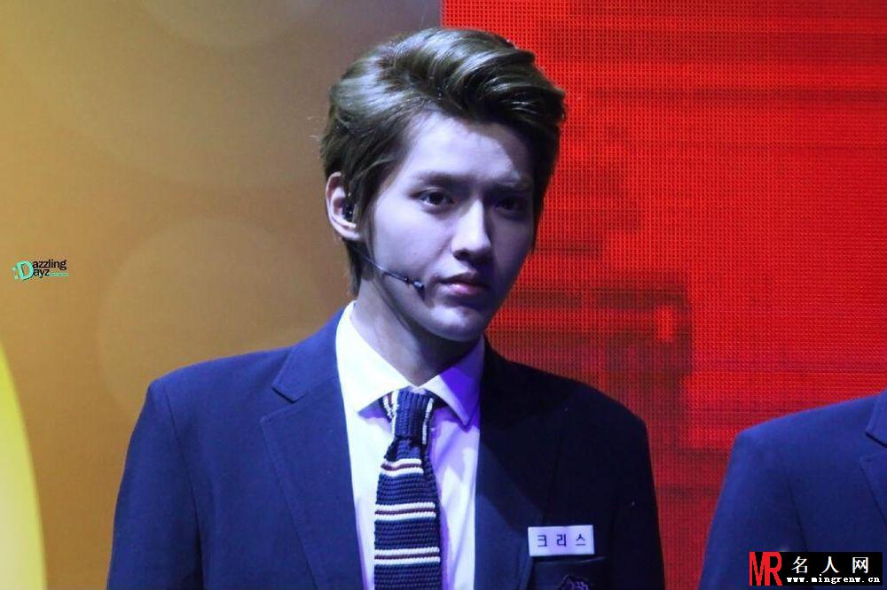 吴亦凡2013年亮相SKT日山公演与EXO众成员引爆全场激情(1)