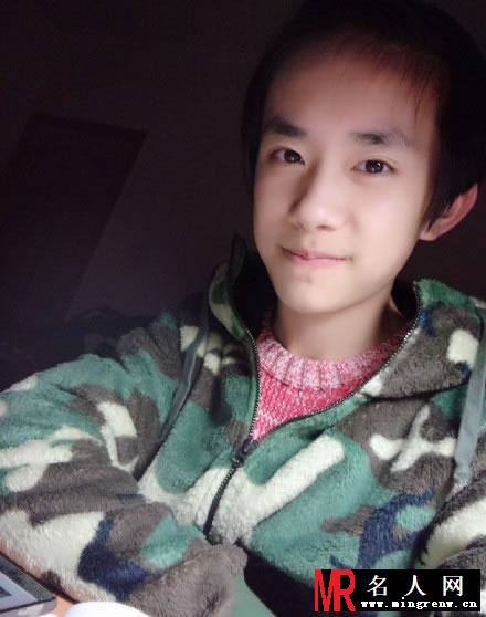 TFBOYS易烊千玺2015最新生活照 青春可爱充满阳光(1)