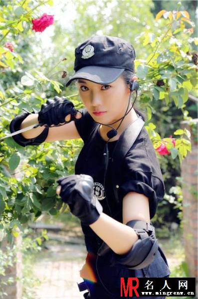 菅韧姿军装写真 英姿飒爽潇洒女兵(1)