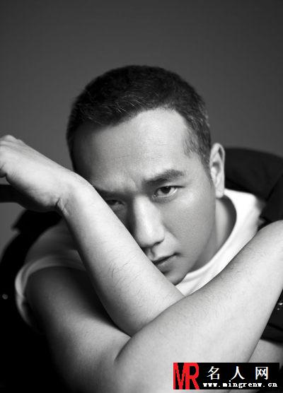 黄觉型男写真 深邃眼眸令人窒息(1)
