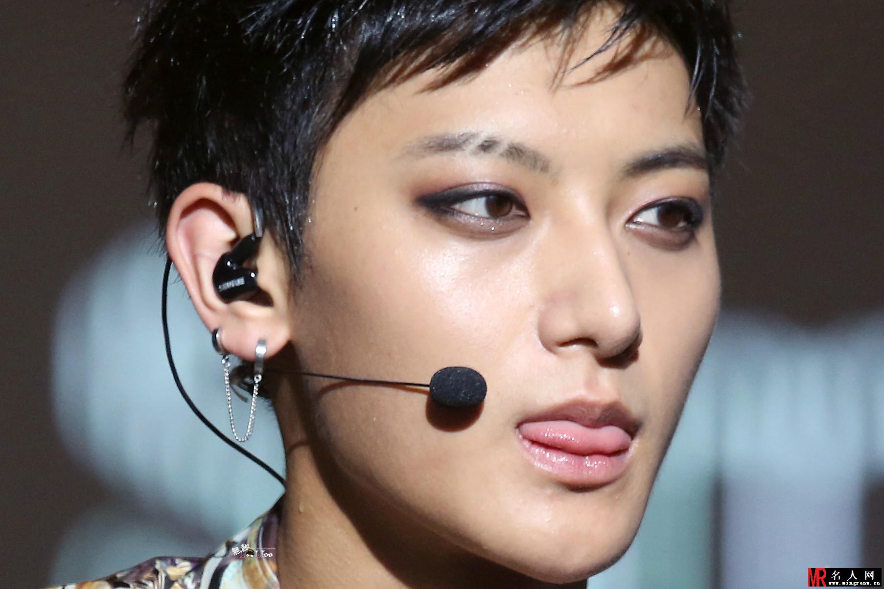 2014年7月EXO上海演唱会现场高潮不断黄子韬图片(1)