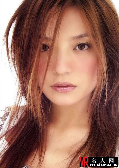 小燕子蜕变成功 赵薇忧郁写真妩媚成熟(1)