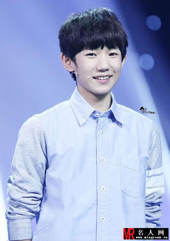 TFBOYS王源《中国文艺》 粉嫩脸蛋惹人爱(1)
