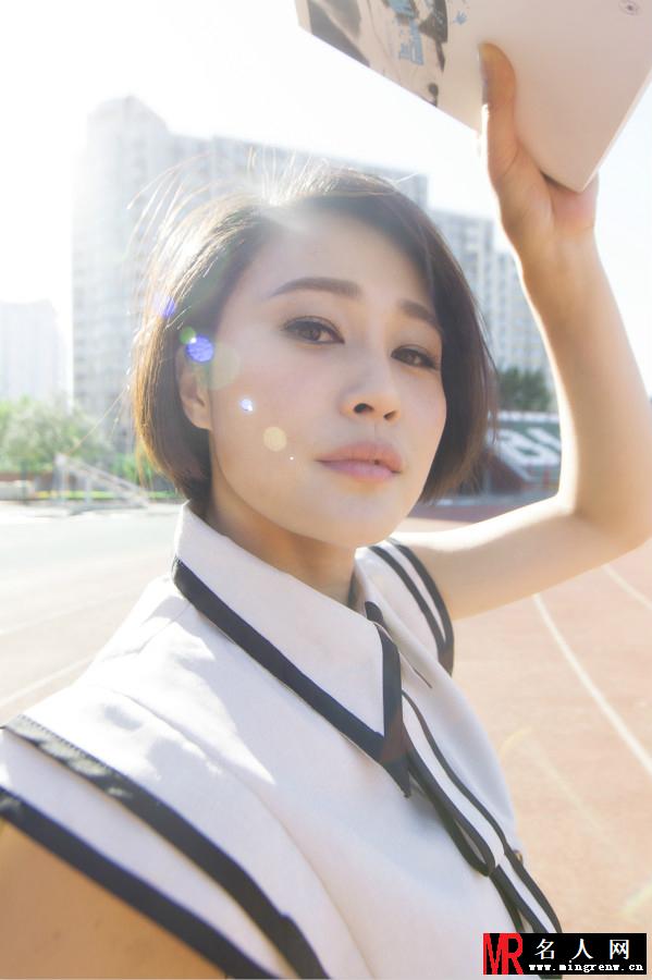 顾莉雅制服写真 化身校园美少女(1)