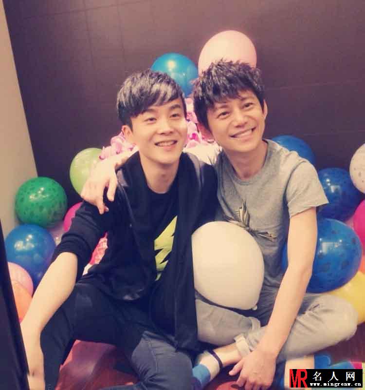 天山童姥何炅40庆生 谢娜张杰秘密惊喜(1)