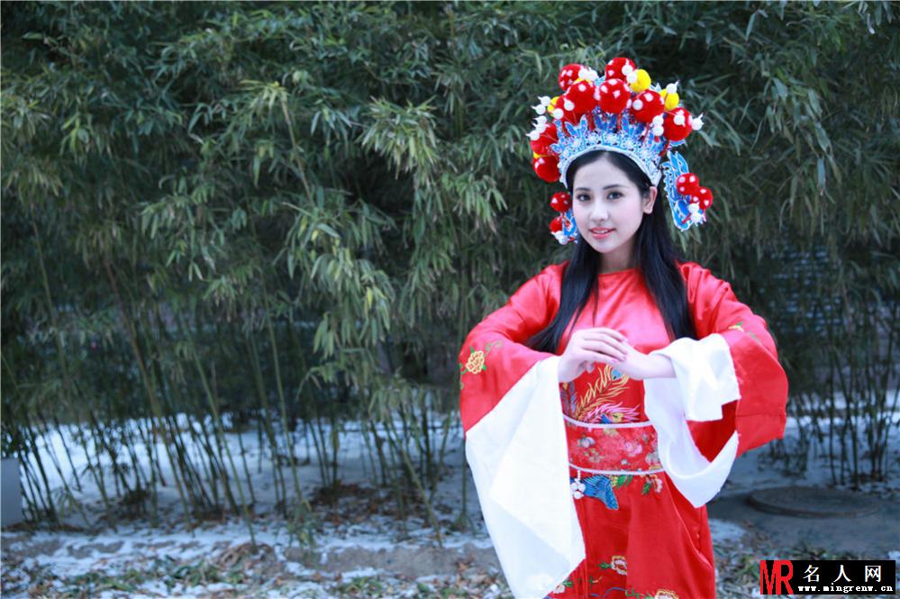 K奶戴予桐情人节拍写真 秀爆乳变最美女财神(1)