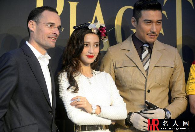 Angelababy戴花帽看马球赛 贵妇气质尽显(1)