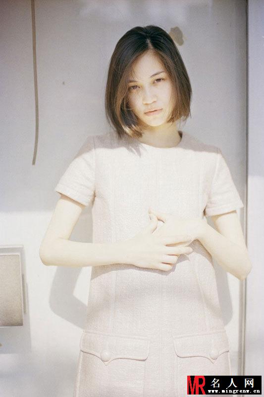 水原希子秋日写真 尽显少女气息迷人(1)
