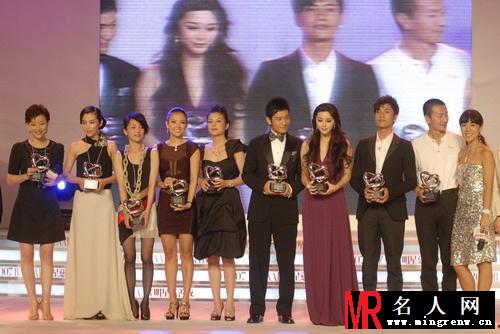 范冰冰出席2007芭莎明星慈善夜 与赵薇交恶(1)