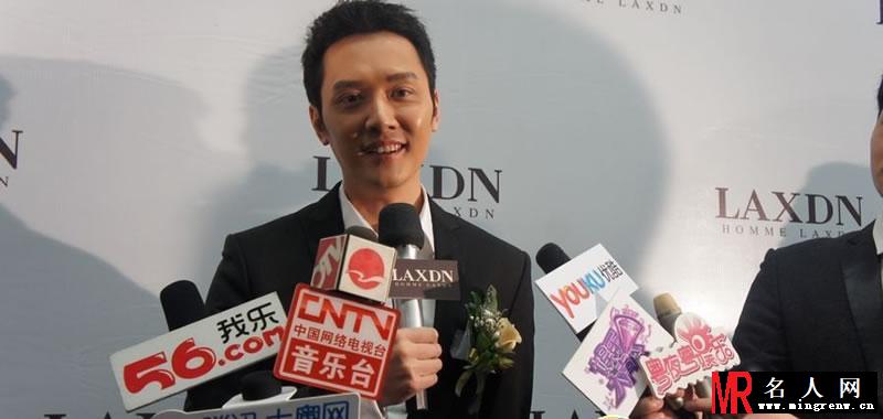 2012年莱克斯顿剪彩仪式 冯绍峰受邀剪彩霸气登场(1)