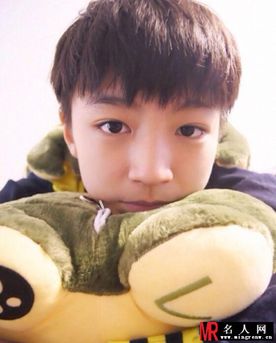 TFBOYS王俊凯2013年青涩生活照集(1)