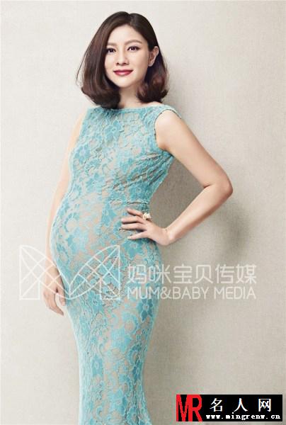 胡可挺大肚拍写真 准妈妈笑颜逐开(1)