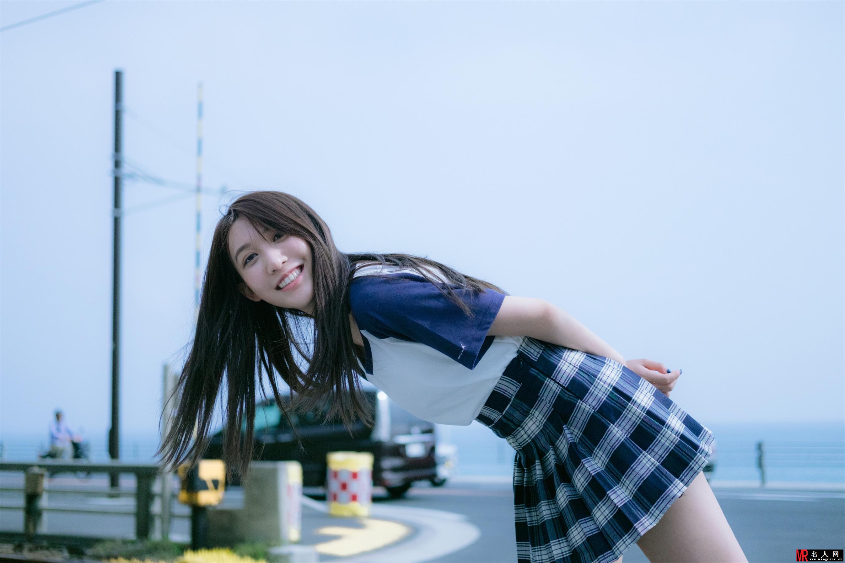 王子祯时尚写真曝光 浅蓝色调回忆初恋味道(1)