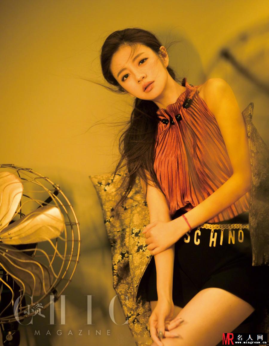 安以轩新婚后首组时尚大片 妩媚撩人秀长腿(1)