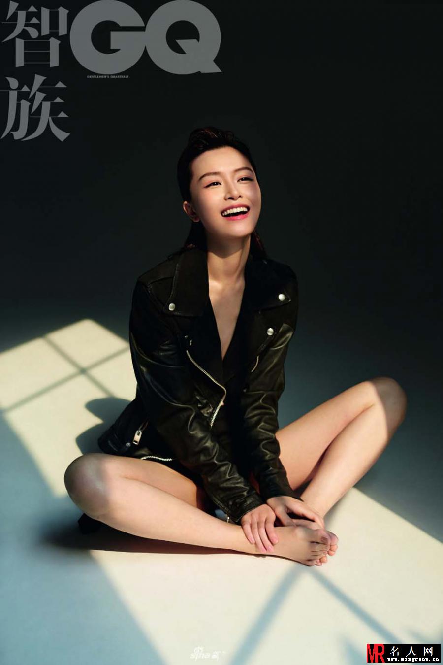 文咏珊性感写真 表情冷艳女人味十足(1)