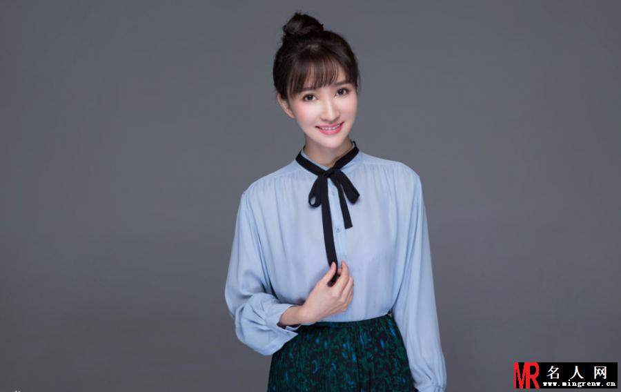 卢莹写真曝光 青春十足娇俏可爱(1)