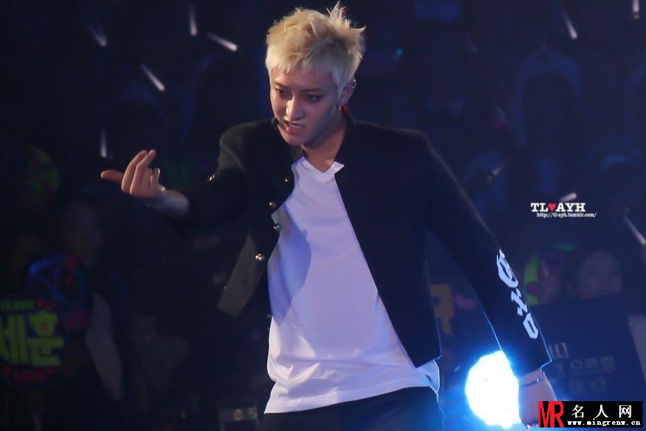 2014年4月EXO帅气亮相日本FM现场火爆黄子韬图片(1)