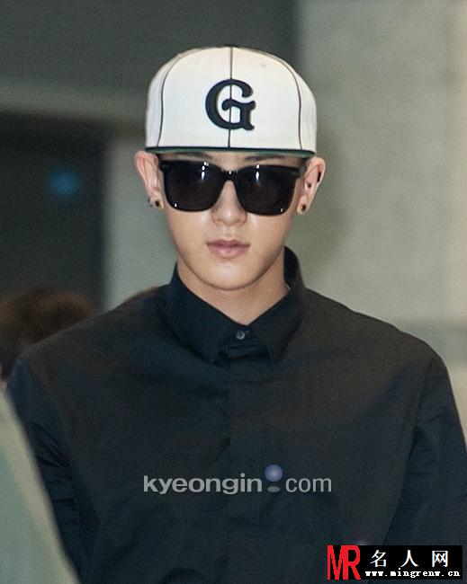 2014年10月EXO上海飞韩国机场写真黄子韬图片写真星范十足(1)