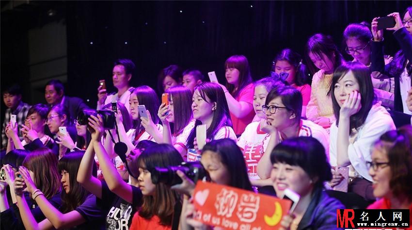 柳岩大鹏做客《BTV星夜故事》扭秧歌(1)